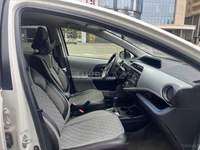 Toyota Prius C 2012, 156,106 km - 1.5 l - Bakı