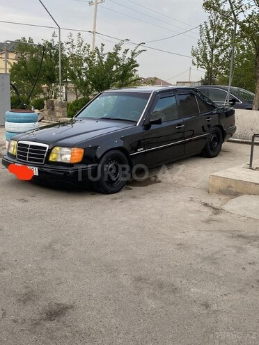 Mercedes E 220 1994, 587,000 km - 2.2 l - Sumqayıt