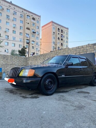 Mercedes E 220 1994, 587,000 km - 2.2 l - Sumqayıt