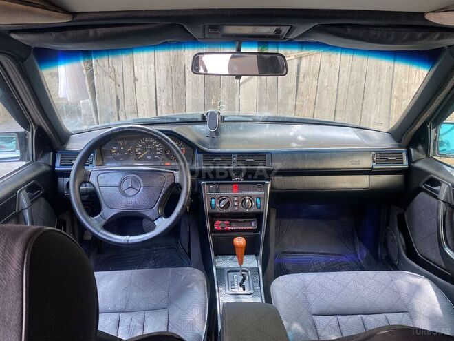 Mercedes E 220 1994, 587,000 km - 2.2 l - Sumqayıt