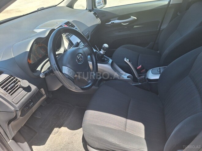 Toyota Auris 2009, 244,477 km - 1.4 л - Bakı