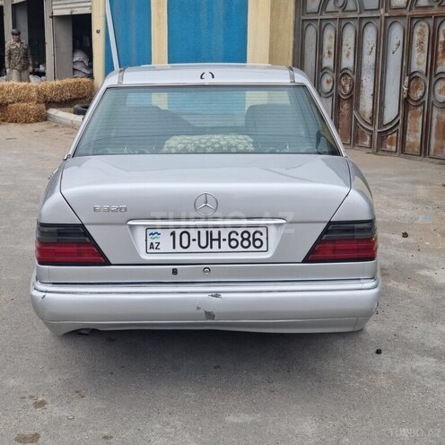 Mercedes E 220 1995, 530,000 km - 2.2 l - Bakı