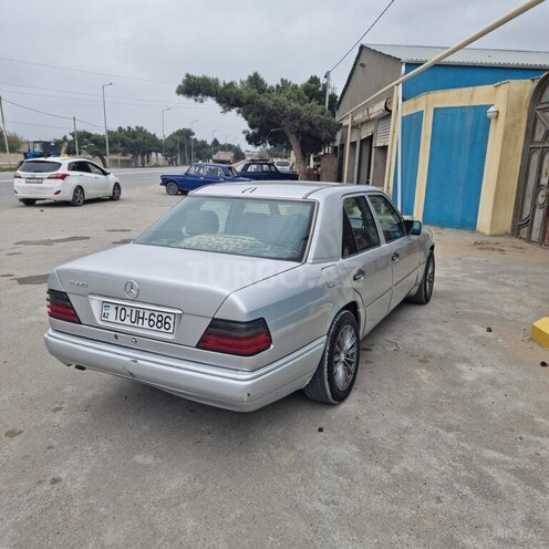 Mercedes E 220 1995, 530,000 km - 2.2 l - Bakı