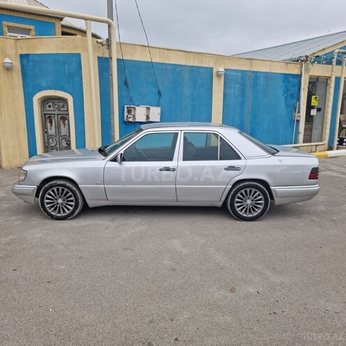 Mercedes E 220 1995, 530,000 km - 2.2 l - Bakı