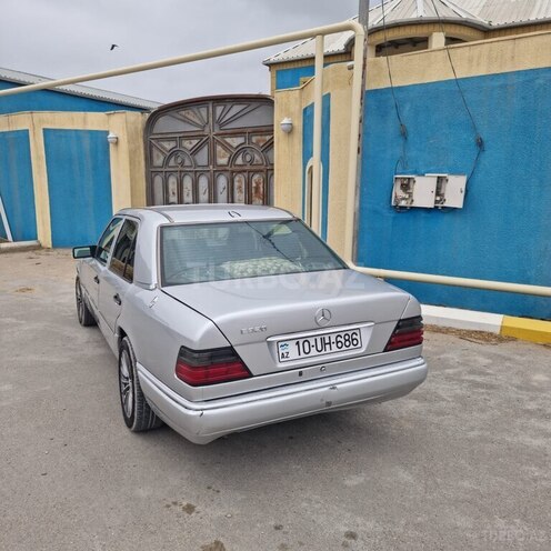 Mercedes E 220 1995, 530,000 km - 2.2 l - Bakı