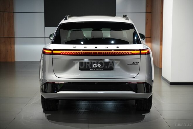 XPeng G9-7