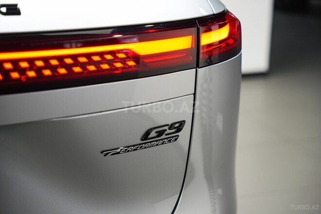 XPeng G9-10