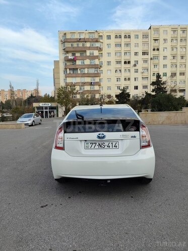 Toyota Prius-6