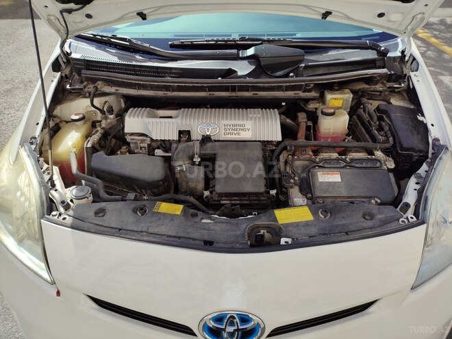 Toyota Prius-16