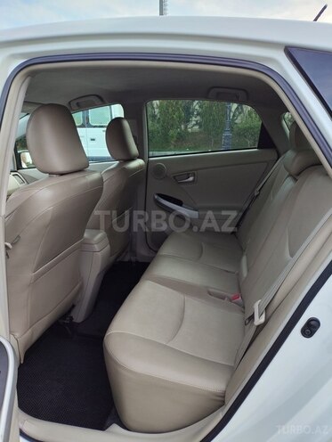 Toyota Prius-9