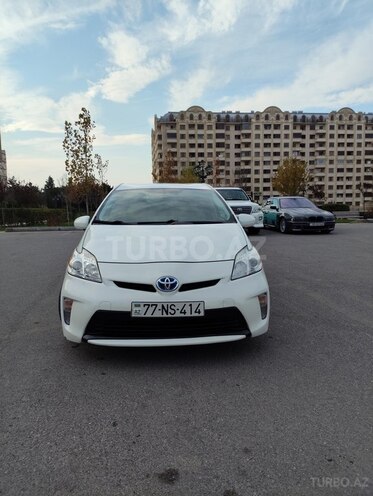 Toyota Prius-4