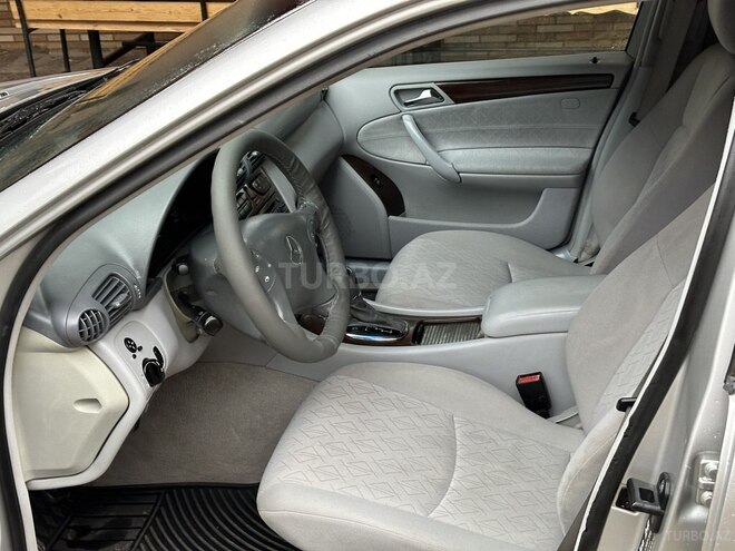 Mercedes C 200 2001, 266,000 km - 2.0 l - Bakı