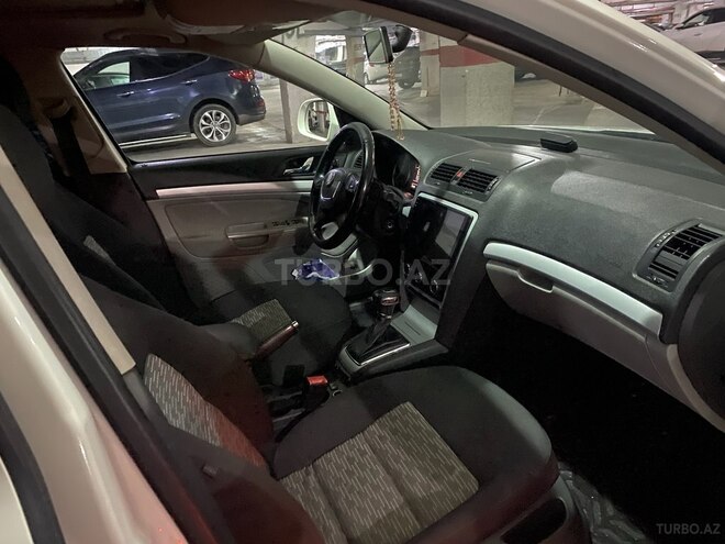 Skoda Octavia 2011, 216,500 km - 1.6 l - Bakı