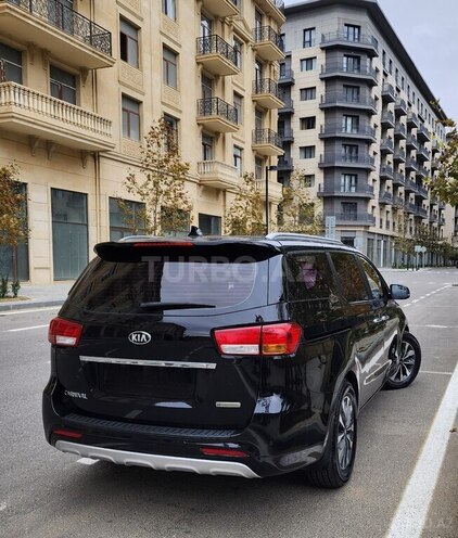 Kia Carnival 2015, 272,000 km - 2.2 l - Bakı