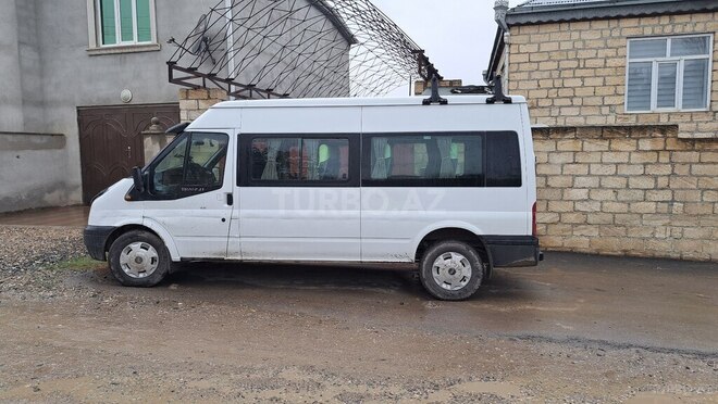 Ford Transit 2012, 390,000 km - 2.4 л - Quba