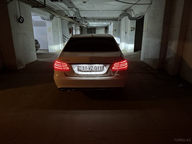 Mercedes E 220 d 2014, 222,500 km - 2.2 l - Bakı