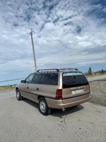 Opel Astra 1997, 245,877 km - 1.6 л - Quba