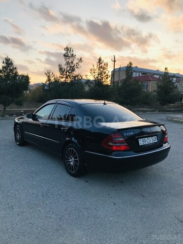 Mercedes E 220 d 2005, 267,000 km - 2.2 л - Bakı