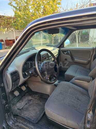 GAZ 3110 2002, 200,000 km - 2.5 l - Salyan