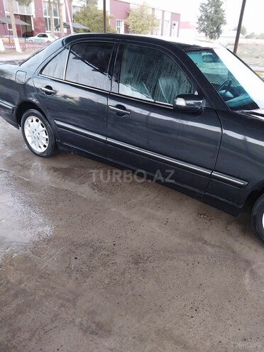 Mercedes E 220 d 2002, 685,000 km - 2.2 l - İmişli