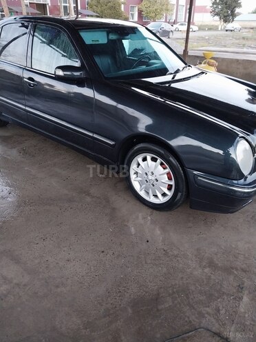 Mercedes E 220 d 2002, 685,000 km - 2.2 l - İmişli