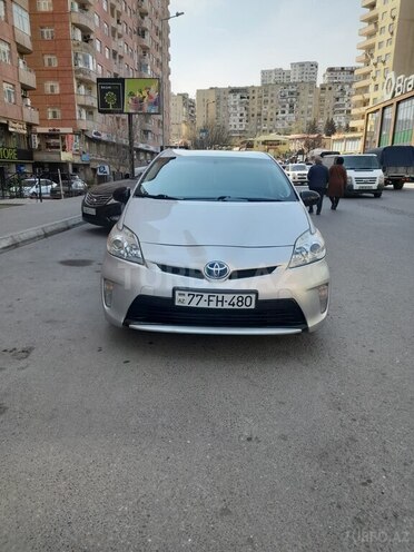 Toyota Prius-3