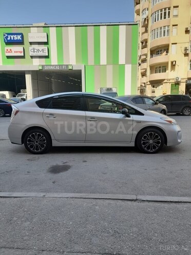 Toyota Prius-8