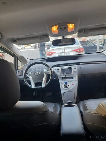 Toyota Prius-17