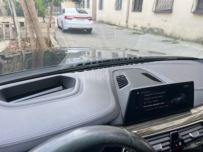 BMW 530e-11