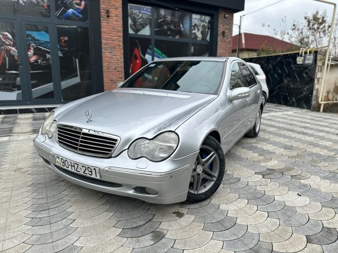 Mercedes C 200 2000, 264,000 km - 2.0 л - Salyan