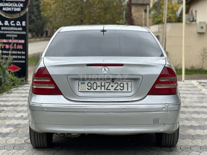 Mercedes C 200 2000, 264,000 km - 2.0 л - Salyan