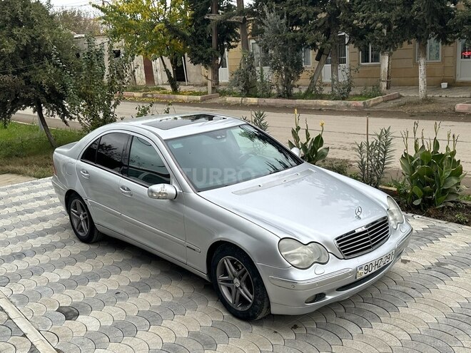 Mercedes C 200 2000, 264,000 km - 2.0 л - Salyan