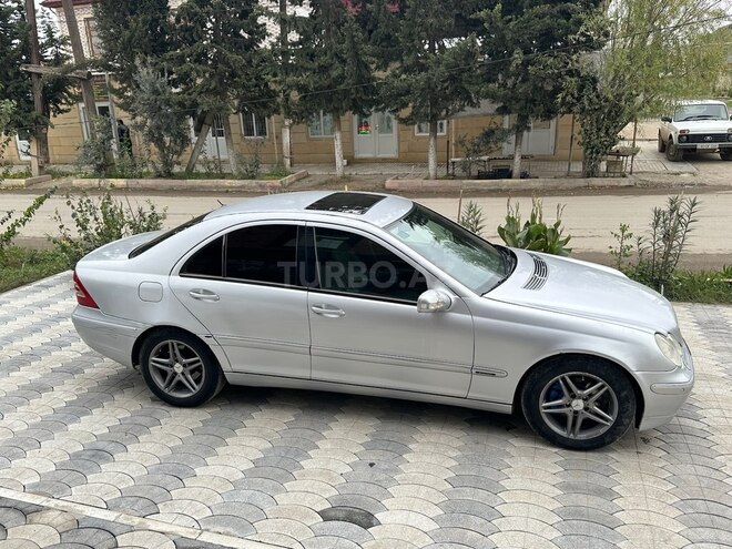 Mercedes C 200 2000, 264,000 km - 2.0 л - Salyan