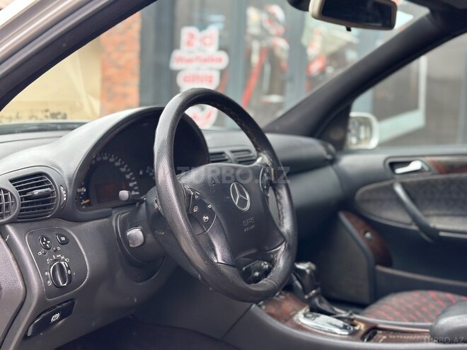 Mercedes C 200 2000, 264,000 km - 2.0 л - Salyan