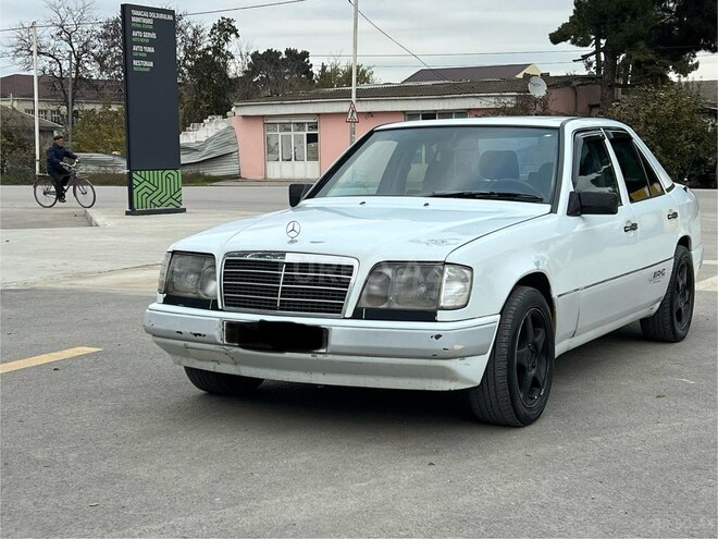 Mercedes E 230 1989, 240,000 km - 2.3 l - Xudat