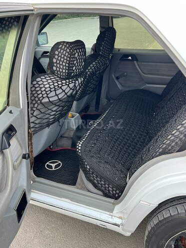 Mercedes E 230 1989, 240,000 km - 2.3 l - Xudat