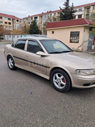 Opel Vectra 1996, 300,000 km - 1.8 l - Sumqayıt
