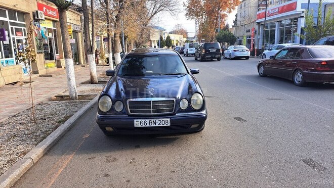 Mercedes E 230 1996, 260,000 km - 2.3 l - Qazax