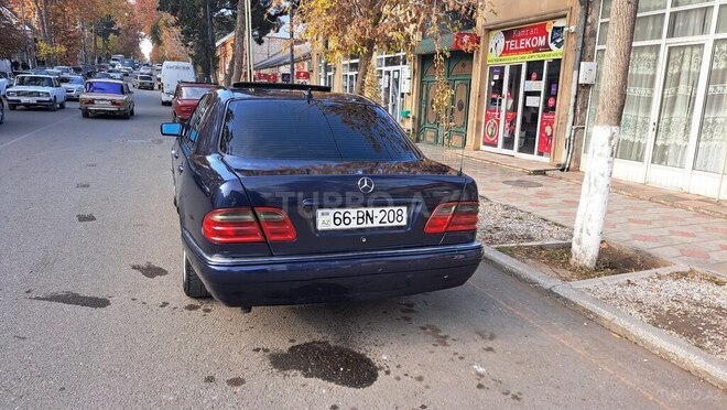 Mercedes E 230 1996, 260,000 km - 2.3 l - Qazax