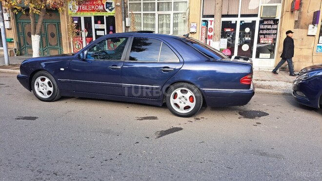 Mercedes E 230 1996, 260,000 km - 2.3 l - Qazax