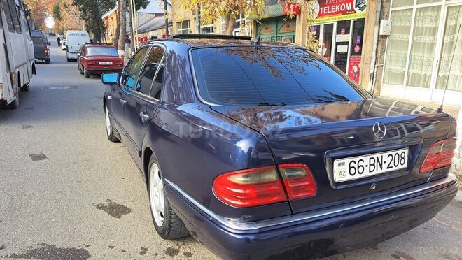 Mercedes E 230 1996, 260,000 km - 2.3 l - Qazax