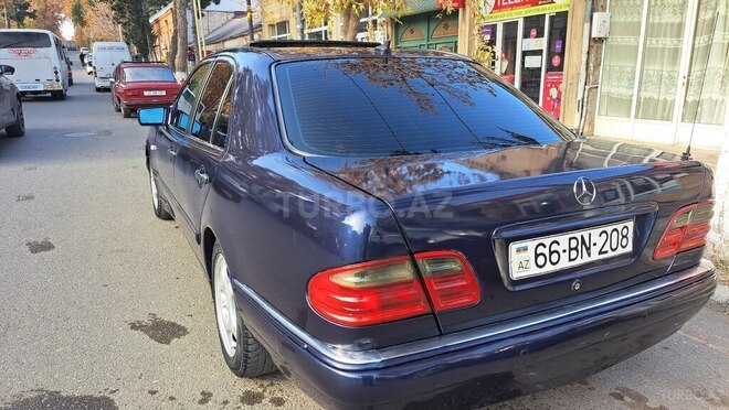 Mercedes E 230 1996, 260,000 km - 2.3 l - Qazax