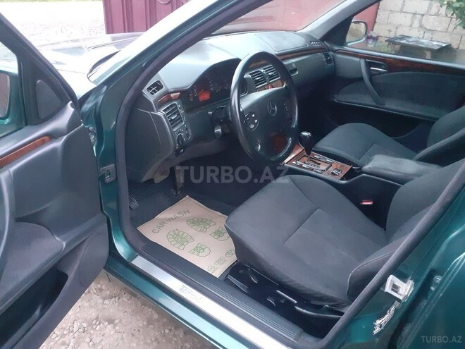 Mercedes E 220 d 1999, 990,532 km - 2.2 l - Biləsuvar