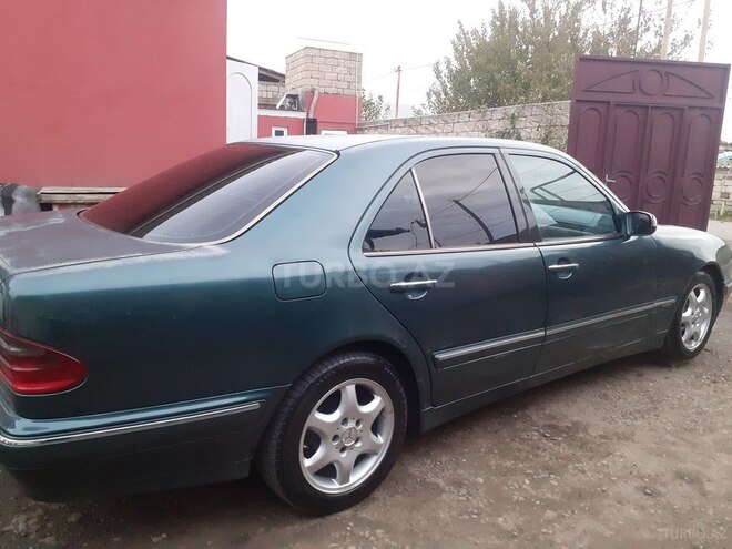 Mercedes E 220 d 1999, 990,532 km - 2.2 l - Biləsuvar