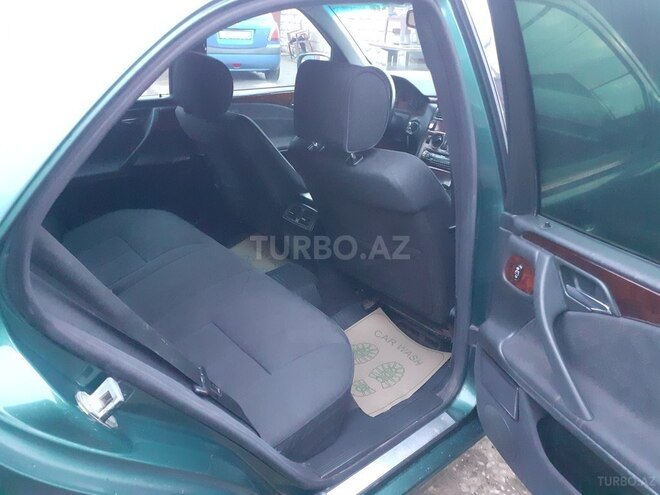 Mercedes E 220 d 1999, 990,532 km - 2.2 l - Biləsuvar