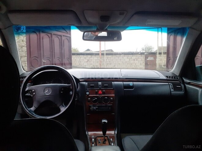 Mercedes E 220 d 1999, 990,532 km - 2.2 l - Biləsuvar