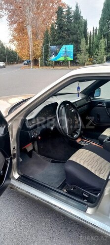 Mercedes E 250 1988, 400,000 km - 2.5 l - Mingəçevir