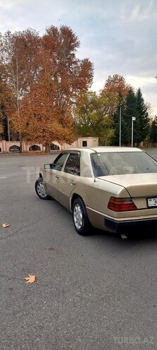 Mercedes E 250 1988, 400,000 km - 2.5 l - Mingəçevir