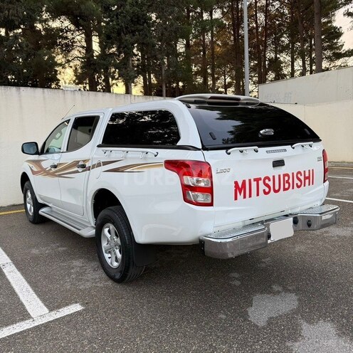 Mitsubishi L200 2017, 154,600 km - 2.5 l - Bakı