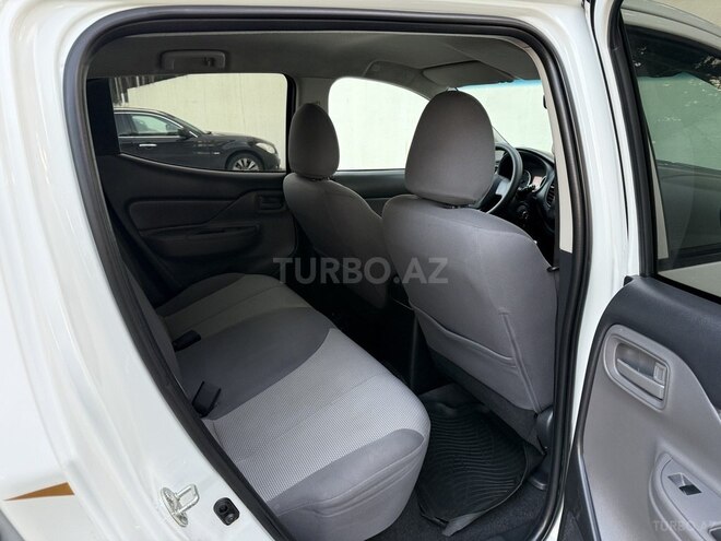 Mitsubishi L200 2017, 154,600 km - 2.5 l - Bakı